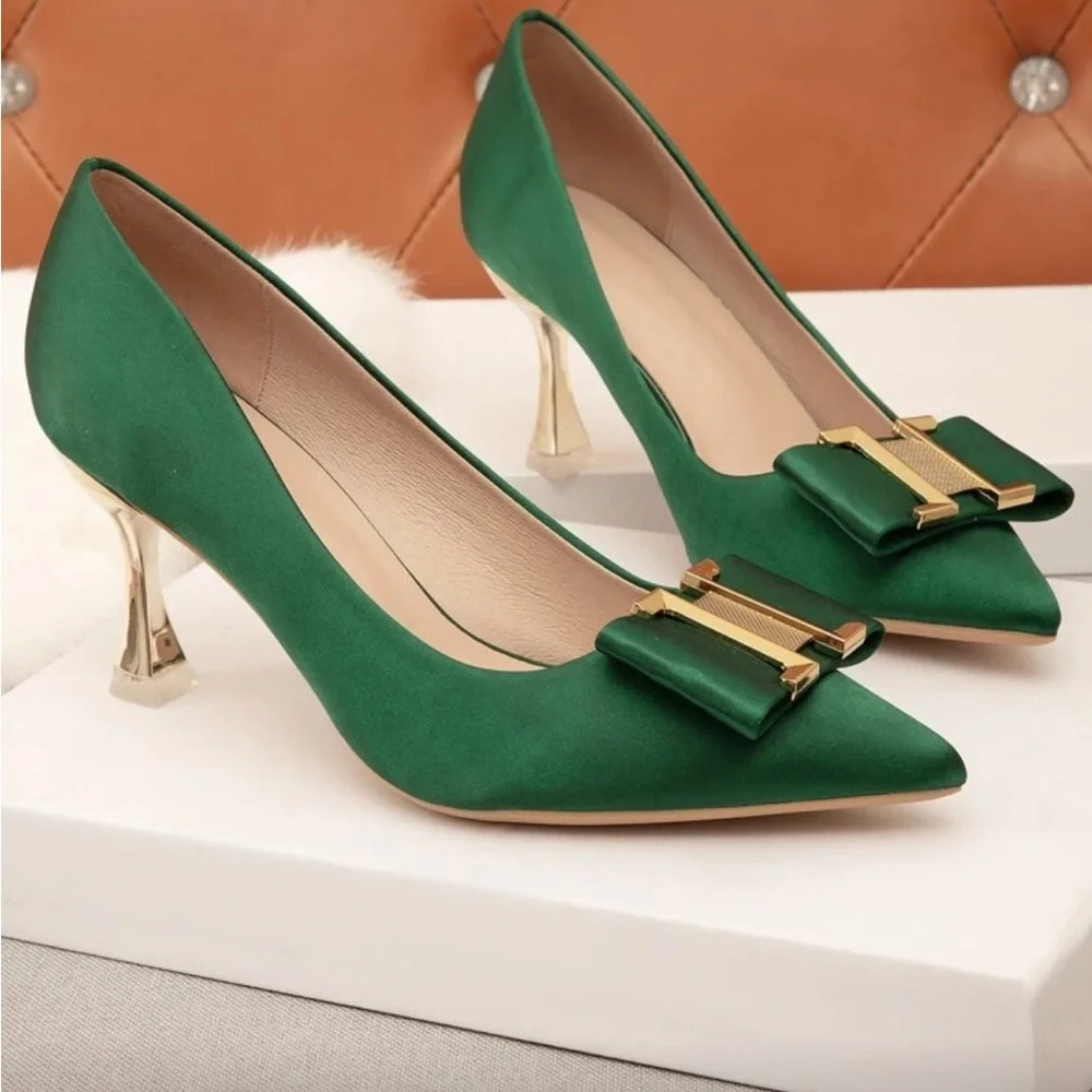 Elegant Green Women's Heels with Gold Accents - Picture 3 of 5